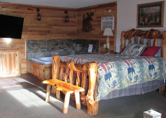 The Woodsman Country Lodge Motel